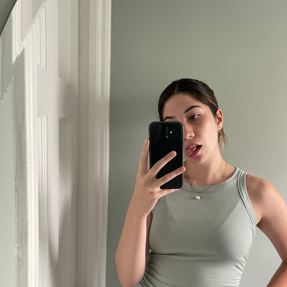 Meet your Posher, Isa